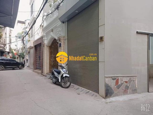 Nhà ngọc thụy lô góc gara ô tô 45m giá 3 ty3