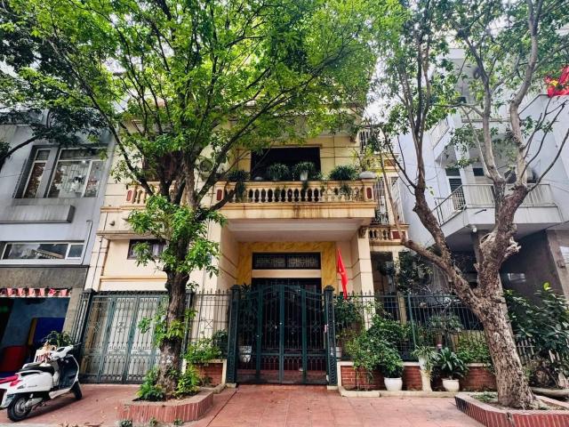 Nhà Ngọc Thụy long Biên 15 tỷ ô tô vỉa hè 80m ở thích