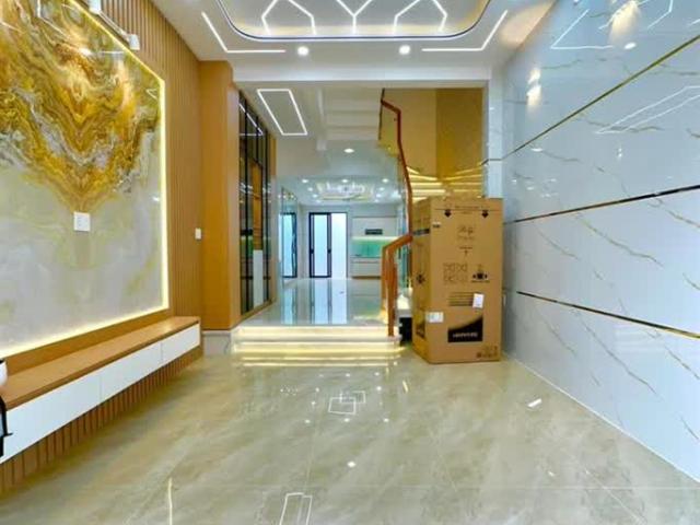 Nhà đướng Ngô Quyền Q10, tặng nội thất cáo cấp, vào ở ngay, một bước chân ngàn tiện ích VIP