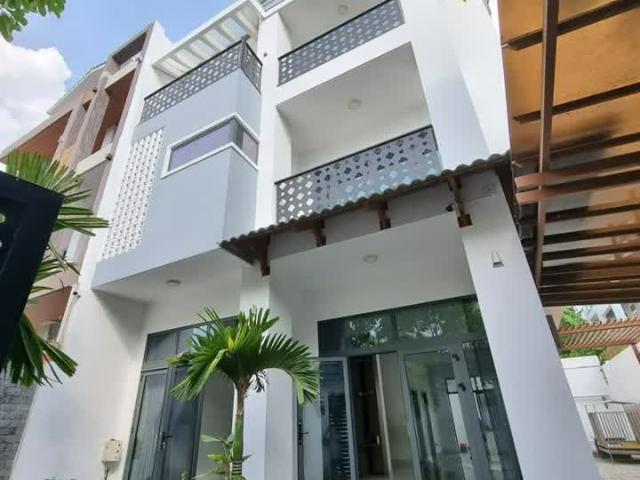 Nhà ngộp nặng khu villa Bình Thạnh, gấp bán giá rẻ nhất thị trường