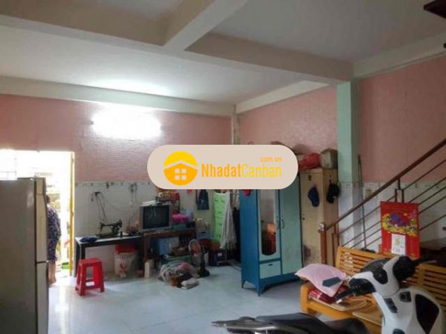 Nhà ngang 8m dài 24m ở được đông người