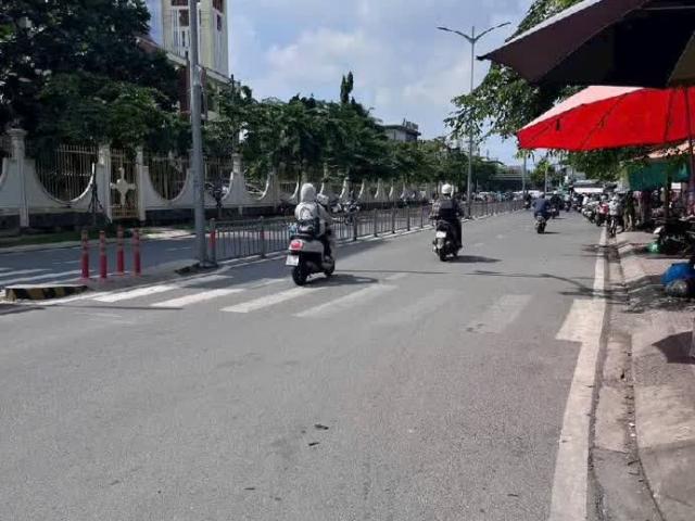 Nhà Nhỏ 3 Tầng – Sát Tạ Quang Bửu – Sổ Hồng 2.650tr Không Huy Hoạch