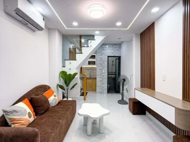 Nhà nhỏ công năng to gần d5 p25 bình thạnh 2 tầng sân để xe 2phòng ngủ 24m2 3x7.5
