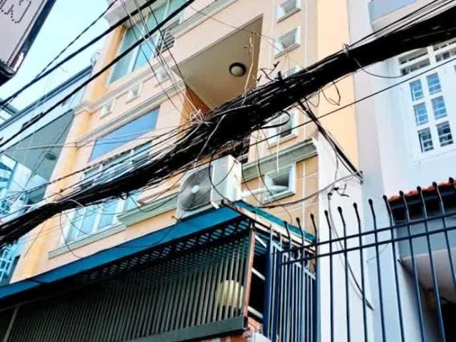 Nhà Siêu Đẹp Mặt Tiền To Cách 2 Căn Ra Hẻm Xe Hơi Ngay Cách Mạng Tháng 8 Quận 10 3 Tầng BTCT