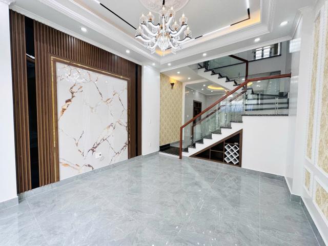 Nhà đẹp 4 tầng tái định cư Vinhomes chợ hoa quả Hồng Bàng gần công viên