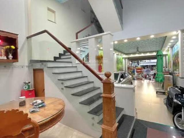 Nhà đẹp 4 tầng, Đỗ Xuân Hợp, xe hơi trong nhà, 100m2, ngang 5m, 8.5 tỷ