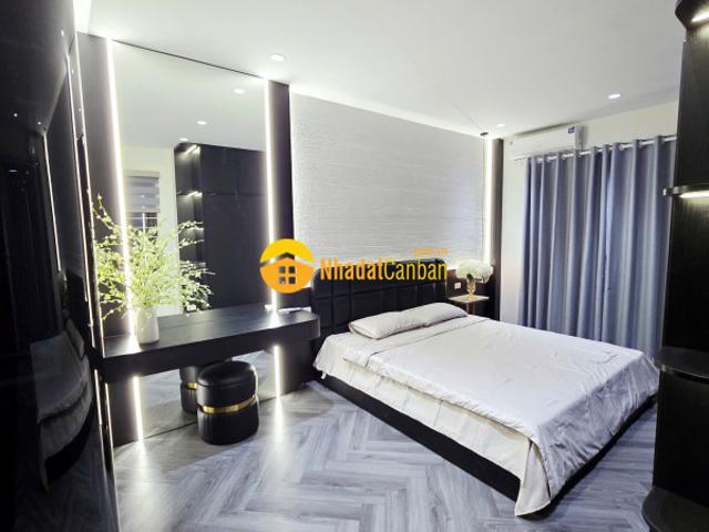 Nhà đẹp 2 mặt thoáng đường ô tô tránh ngõ phố thạch bàn dt 43m2. Giá 10.8 tỷ