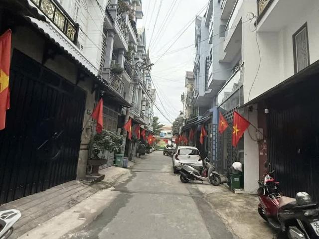 Nhà Đẹp 3 Tầng BTCT – Ô Tô Vào Nhà – Gần Chợ Hiệp Thành, Q. 12 5.95 Tỷ