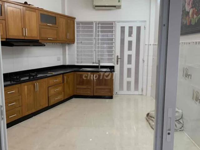 Nhà đẹp 3 tầng gần Sân bay Tân Sơn Nhất