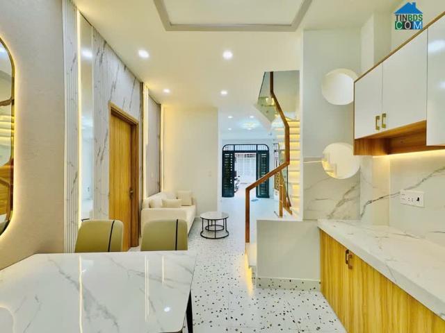 Nhà đẹp 3 tầng, ngay BV Q2, 65m2, ngang 5m, 4PN, HXHi, ở ngay, nhỉnh 6 tỷ