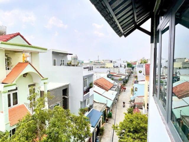 Nhà đẹp Tăng Nhơn Phú full nội thất, 5PN, hẻm xe hơi thông, dọn vào ở ngay chỉ 7,95 tỷ Full nội thất
