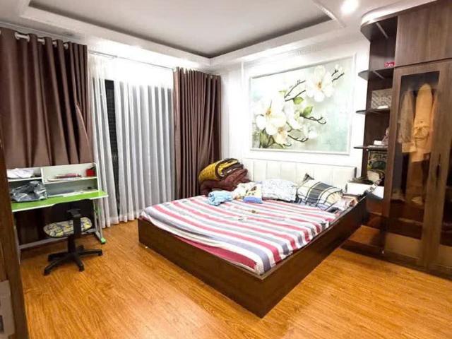 Nhà đẹp tây sơn ở ngay trung tâm đống đa dt 31m2 6 tầng mt 6.2m Giá 9.7 tỷ