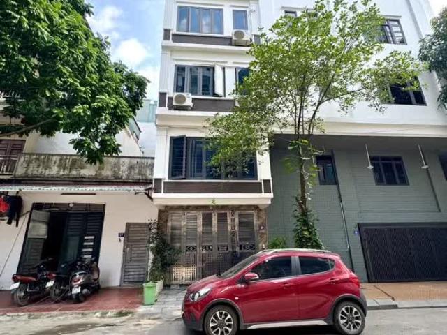 Nhà đẹp Tây Thăng Long 43m2, 6 tầng, ô tô tránh, sát UBND Thượng Cát