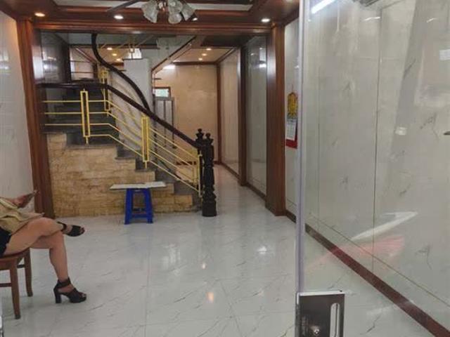 Nhà đẹp Tây Thăng Long – Liên Mạc, 5 tầng mới, 40m², ô tô đỗ cửa, giá 6,4 tỷ