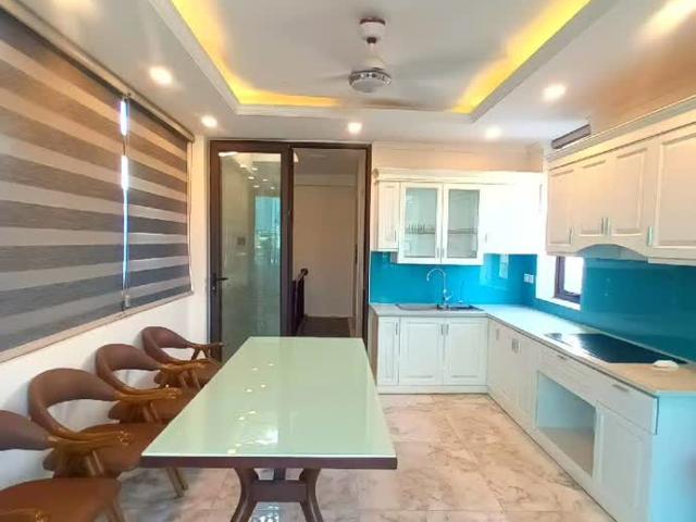 Nhà đẹp thang máy, gara ôtô, ngõ ôtô tránh, kinh doanh, gần phố, Ngô Gia Tự, 48M, 10.4x tỷ