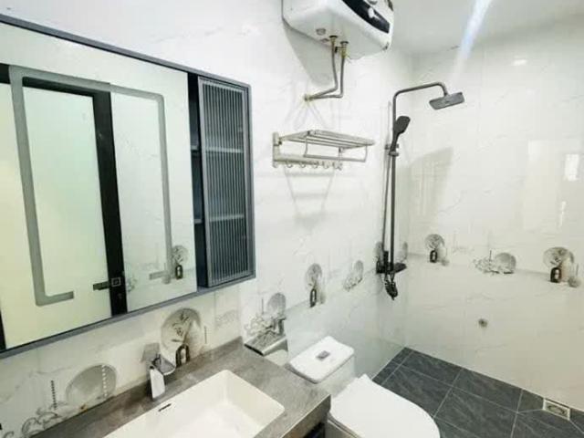 Nhà Đẹp Thang Máy Tứ Liên 37m2 x 5T MT 4.8m Full Nội Thất Ở luôn