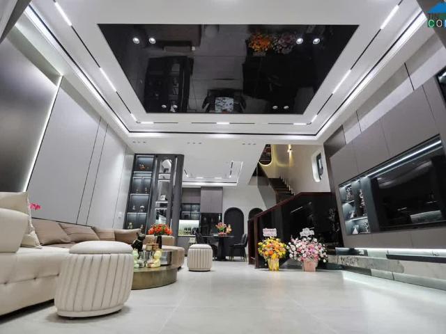 Nhà đẹp Văn Quán — 30m², 4 tầng, 7 tỷ — Hiếm có khó tìm, ngõ nông