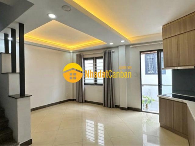 Nhà đẹp có nội thất sẵn trung tâm quận 3, sát hẻm xe hơi, đường trần quang diệu