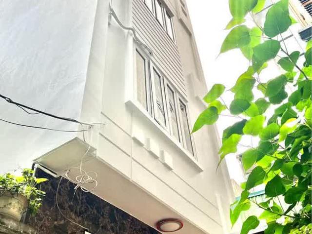 Nhà Đẹp Dân Xây Âu Cơ 52m2 x 6 Tầng MT 4.5m Mặt ngõ 3m sát phố 6 ngủ khép kín