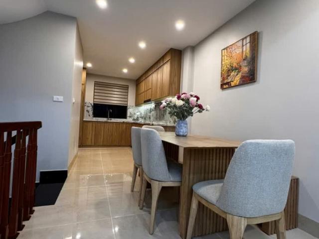 Nhà đẹp dân xây tâm huyết full nội thất lệ mật 70m2 x 5 tầng x12.8 tỷ Long Biên Hà Nội