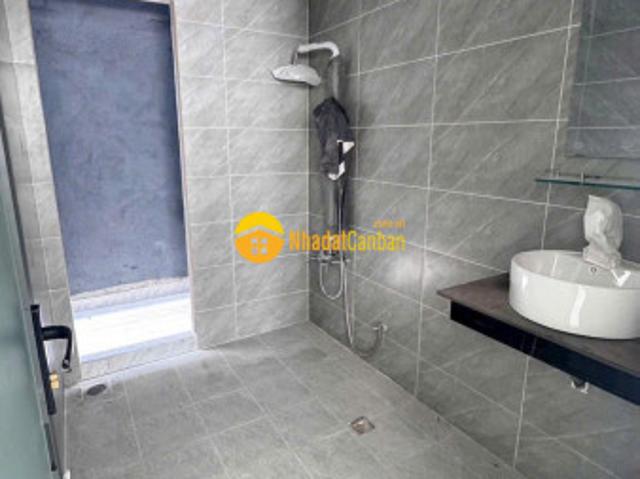 Nhà đẹp giá tốt 1 trệt 1 lầu mới 100