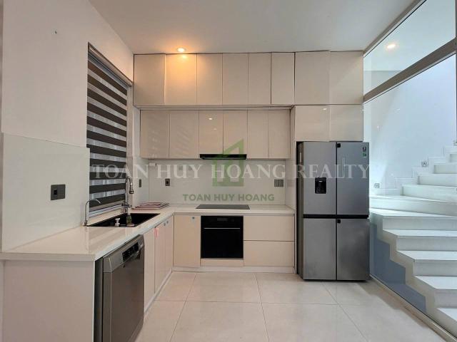 Nhà Đẹp Hiện Đại 3 Phòng Ngủ Nam Việt Á | D675