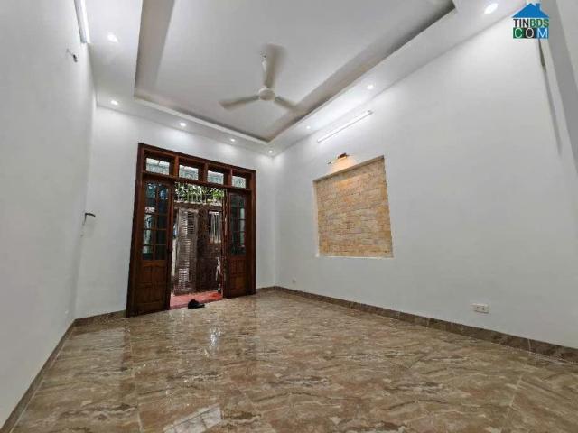 Nhà đẹp Hoàng Hoa Thám gần ngõ thông ô tô 32m² giá 7.2 tỷ