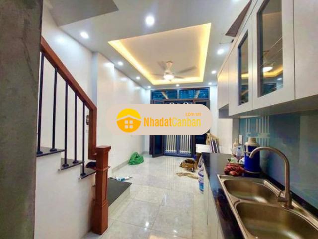 Nhà đẹp khâm thiên 30m ra phố 3 ngủ khép kín