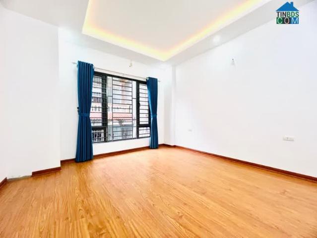 Nhà đẹp Lạc Long Quân hộ khẩu Cầu Giấy, ở sương. 63m2 chỉ 11,5 tỷ