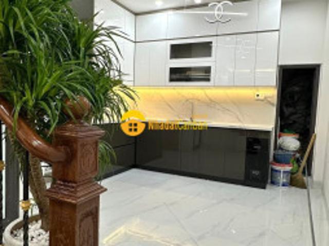 Nhà đẹp long lanh ngõ hoà bình 7, giá 10.1 tỷ, 42m2x5t, ở luôn