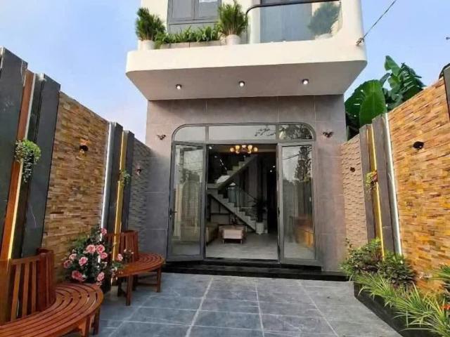 Nhà Đẹp Lung Linh Mới Xây Sổ Đẹp Vuông 103M2 2 Tầng 2 Tỷ 380 Cần Đước Long An