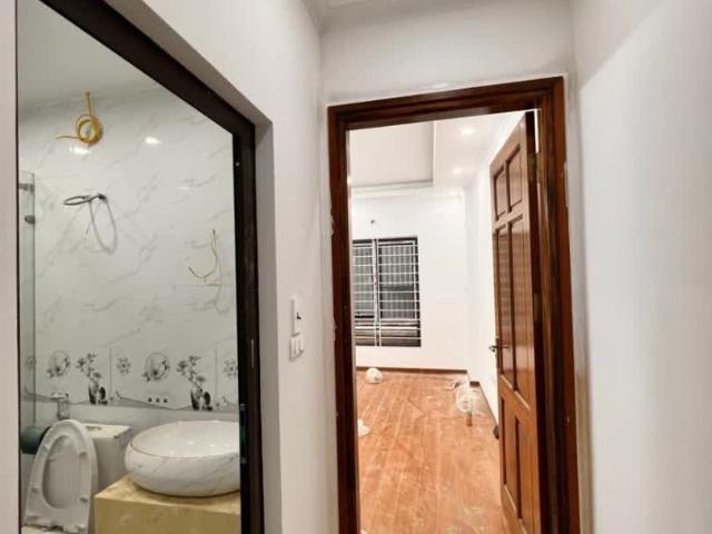Nhà đẹp, Ở luôn, Ô tô đỗ cổng. Khương Trung Thanh Xuân. 35mx5T. Giá 3,95 tỷ