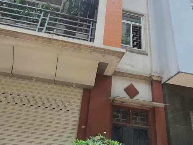 Nhà đẹp mới, tôi chủ nhà cho thuê cả nhà, VP, Kinh doanh 130m2_ 4.5T  33 Tr. Nguyễn Xiển