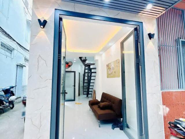 Nhà đẹp mới xây Nguyễn Thị Tần P2 Q8. Giá chỉ 2,9 tỷ TL