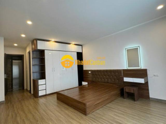 Nhà đẹp nội thất xịn giá rẻ ô tô vào nhà ngõ phố nguyễn văn linh dt 45m2. Giá 11.2 tỷ