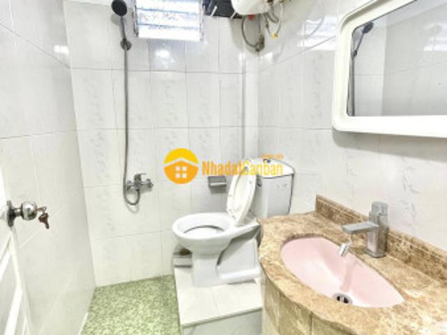 Nhà đẹp ngõ 318 đê la thành, giá 2.86 tỷ, 20mx3t, ở luôn, ảnh thật
