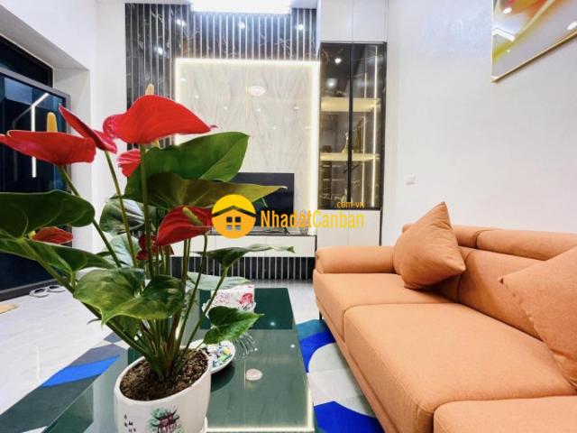 Nhà đẹp ngõ văn chương, dd giá 5.6 tỷ, 22m2x5t, ảnh thật