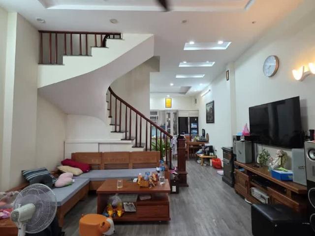 Nhà Đẹp Ngọc Thuỵ cực hiếm 45m2 full NT chỉ 5 tỷ bán gấp