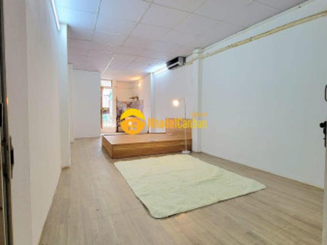 Nhà đẹp ngõ đê la thành, giá 19 tỷ, hơn 64m2, lô góc, kd được
