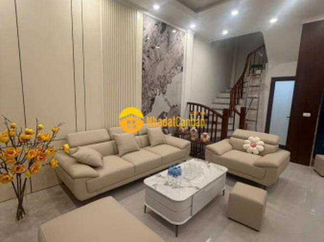 Nhà đẹp ngõ lệ mật, lb giá chỉ 10.7 tỷ, 50m2x5t, thang máy