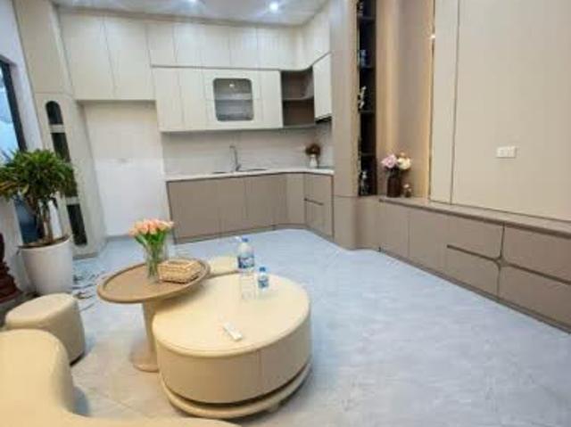 Nhà đẹp ngay hồ Linh Quang 34m2 5 Tầng Ngõ Thông Kinh doanh 30m Ra Ô Tô