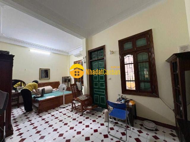 Nhà đẹp ngay ksạn cầu giấy, 60m2, mt6.1m, lô góc, ô tô tránh đố, ở hoặc xây tòa nhà, chỉ 23. X
