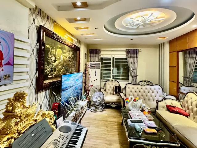 Nhà Đẹp Ở Ngay Phố Hoàng Hoa Thám 37m, 5t, Nhỉnh 11 Tỷ Ngõ Trước Nhà Rộng Thoáng 2 Mặt Ô Chờ