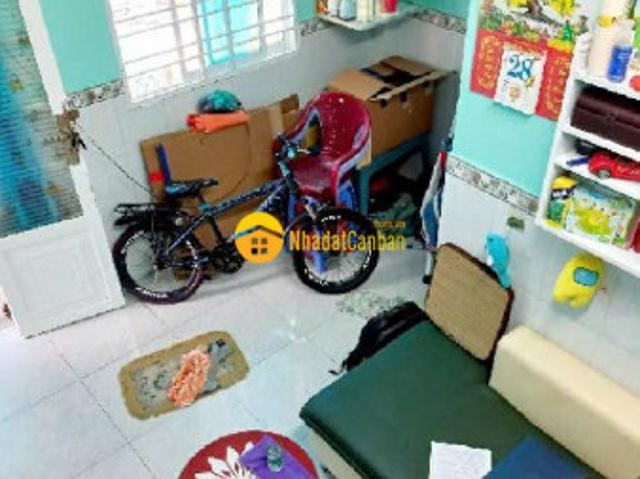 Nhà đẹp ngang 8m nhà được xây làm 2 căn riêng biệt mới đẹp hẻm thông thoáng đang cho thuê 6tr tháng