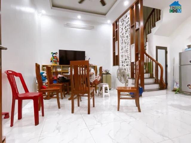 Nhà đẹp Nguyễn Đức Cảnh, trung tâm Hoàng Mai, an ninh tốt, ngõ nông 42m2 giá 6.1 tỷ