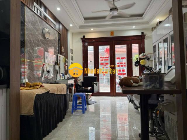 Nhà đẹp phúc lợi ngõ thông ô tô 7 chỗ vào tận cửa