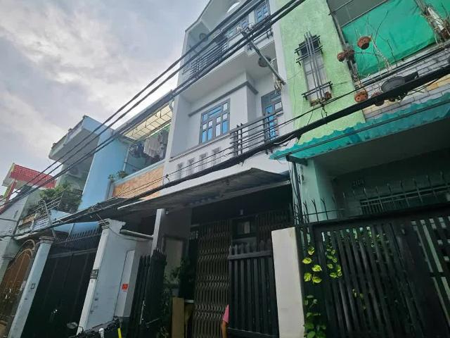 Nhà đẹp Quận 8, 3 tầng, 5 phòng ngủ, hẻm rộng – giá chỉ hơn 5 tỷ