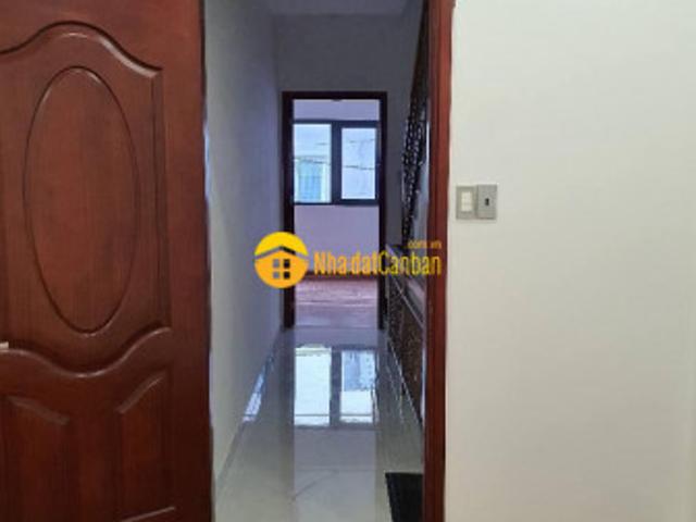 Nhà đẹp rộng giá rẻ vào ở liền sát hẻm xe tải sơn kỳ