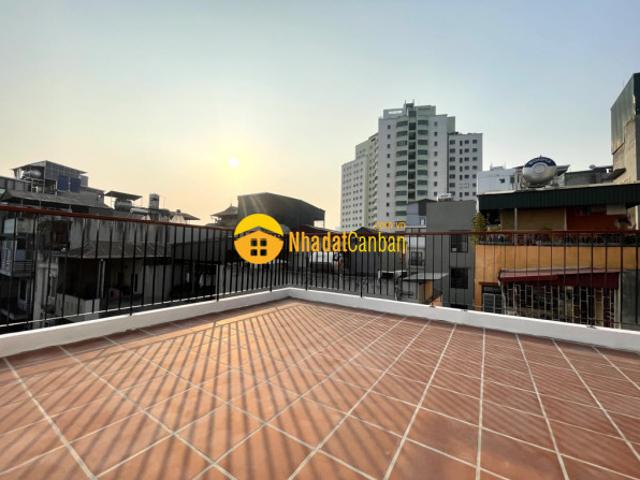 Nhà đẹp sát phố 3 mặt thoáng mặt tiền 6m 1 ngoặt tới hoàng quốc việt