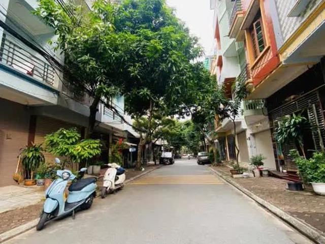 Nhà Phúc Đồng 75m2 4T Lô Góc Dân Xây, Vỉa Hè 2 Bên, Kinh Doanh, Dòng Tiền 23. X Tỷ